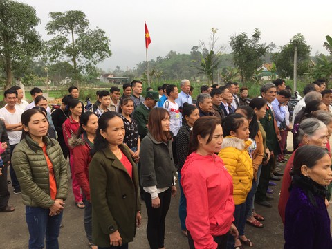 Ngôi làng vùng cao chào cờ, hát Quốc ca sáng Mùng 1 Tết - Ảnh 1. Ngôi làng vùng cao chào cờ, hát Quốc ca sáng Mùng 1 Tết - Ảnh 1.