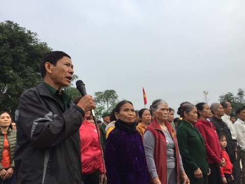 Ngôi làng vùng cao chào cờ, hát Quốc ca sáng Mùng 1 Tết - Ảnh 6. Ngôi làng vùng cao chào cờ, hát Quốc ca sáng Mùng 1 Tết - Ảnh 6.