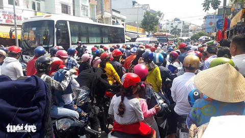 15 người chết vì tai nạn giao thông trong ngày mùng 1 Tết - Ảnh 1. 15 người chết vì tai nạn giao thông trong ngày mùng 1 Tết - Ảnh 1.