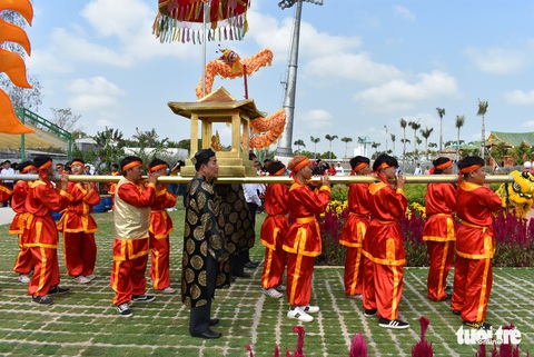 Khu du lịch Bà Chúa Xứ tăng giá 9 lần - Ảnh 6. Khu du lịch Bà Chúa Xứ tăng giá 9 lần - Ảnh 6.