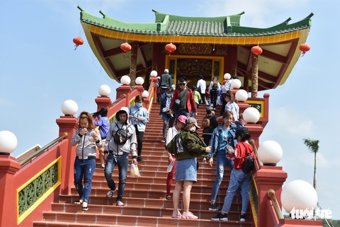 Khu du lịch Bà Chúa Xứ tăng giá 9 lần - Ảnh 2. Khu du lịch Bà Chúa Xứ tăng giá 9 lần - Ảnh 2.
