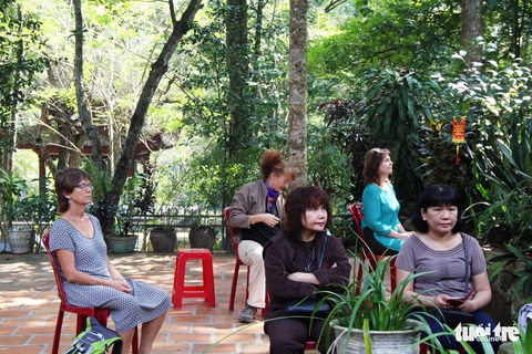 Lên chùa Từ Hiếu cầu sức khỏe cho thiền sư Thích Nhất Hạnh - Ảnh 1. Lên chùa Từ Hiếu cầu sức khỏe cho thiền sư Thích Nhất Hạnh - Ảnh 1.