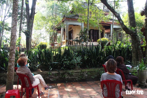 Lên chùa Từ Hiếu cầu sức khỏe cho thiền sư Thích Nhất Hạnh - Ảnh 5. Lên chùa Từ Hiếu cầu sức khỏe cho thiền sư Thích Nhất Hạnh - Ảnh 5.