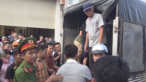 Triệt phá nhóm đánh xóc đĩa tiền tỉ chiều mùng 3 tết - Ảnh 1. Triệt phá nhóm đánh xóc đĩa tiền tỉ chiều mùng 3 tết - Ảnh 1.