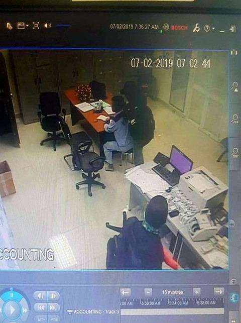 Xông vào trạm thu phí Dầu Giây cướp tiền sáng mùng 3 Tết - Ảnh 3. Xông vào trạm thu phí Dầu Giây cướp tiền sáng mùng 3 Tết - Ảnh 3.