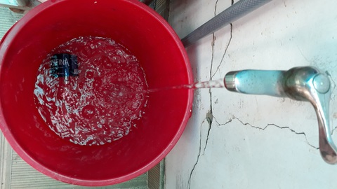 Cháy tủ điện nhiều nơi bị cúp nước mồng 4 Tết - Ảnh 1. Cháy tủ điện nhiều nơi bị cúp nước mồng 4 Tết - Ảnh 1.
