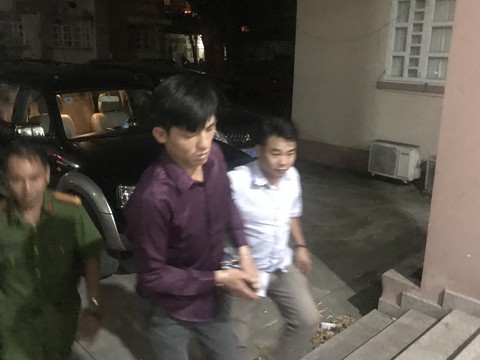 Hai nghi phạm cướp 2,2 tỉ đồng là nhân viên cũ trạm thu phí - Ảnh 2. Hai nghi phạm cướp 2,2 tỉ đồng là nhân viên cũ trạm thu phí - Ảnh 2.