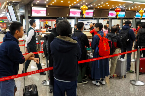 700 phi công đình công, 4.000 khách ở Đài Loan chịu trận - Ảnh 1. 700 phi công đình công, 4.000 khách ở Đài Loan chịu trận - Ảnh 1.