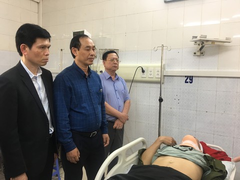 3 người chết 5 người bị thương đều là người nhà tài xế xe biển xanh - Ảnh 1. 3 người chết 5 người bị thương đều là người nhà tài xế xe biển xanh - Ảnh 1.