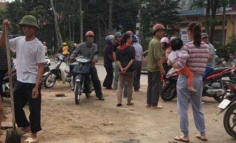 Một cảnh sát giao thông bị tàu hoả đâm tử vong - Ảnh 1. Một cảnh sát giao thông bị tàu hoả đâm tử vong - Ảnh 1.