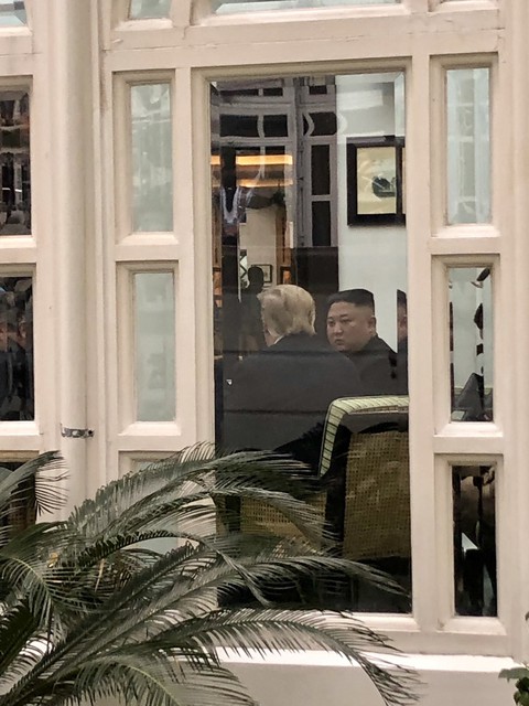 Bữa trưa mà ông Trump và ông Kim không ăn có gan ngỗng, cá tuyết, trà sâm... - Ảnh 4. Bữa trưa mà ông Trump và ông Kim không ăn có gan ngỗng, cá tuyết, trà sâm... - Ảnh 4.
