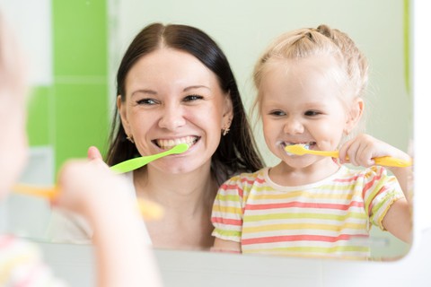Hướng dẫn chăm sóc răng miệng cho trẻ theo từng độ tuổi - Ảnh 1. Hướng dẫn chăm sóc răng miệng cho trẻ theo từng độ tuổi - Ảnh 1.
