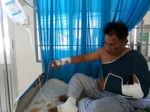 Thanh niên thoát chết khi rơi từ núi cao gần 40m - Ảnh 1. Thanh niên thoát chết khi rơi từ núi cao gần 40m - Ảnh 1.
