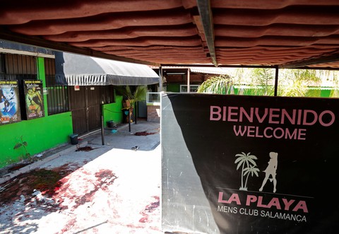 Xả súng đẫm máu ở câu lạc bộ đêm Mexico, ít nhất 15 người chết - Ảnh 3. Xả súng đẫm máu ở câu lạc bộ đêm Mexico, ít nhất 15 người chết - Ảnh 3.