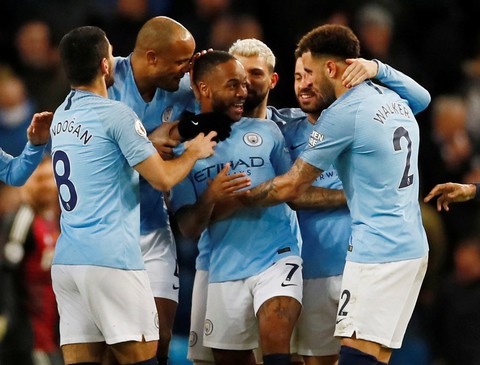 Sterling lập hat-trick, M.C xây chắc ngôi đầu bảng - Ảnh 2. Sterling lập hat-trick, M.C xây chắc ngôi đầu bảng - Ảnh 2.