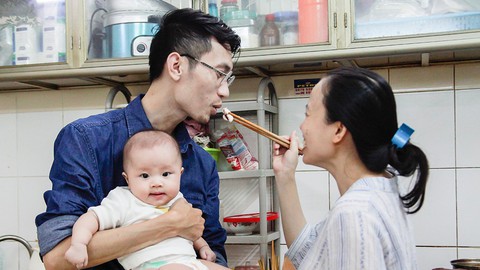 Biết... buông cái bếp một chút! - Ảnh 1. Biết... buông cái bếp một chút! - Ảnh 1.