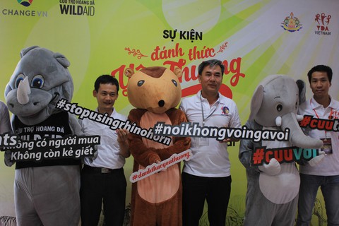 Bạn trẻ TP.HCM làm tranh, tượng kêu gọi bảo vệ động vật hoang dã - Ảnh 4. Bạn trẻ TP.HCM làm tranh, tượng kêu gọi bảo vệ động vật hoang dã - Ảnh 4.