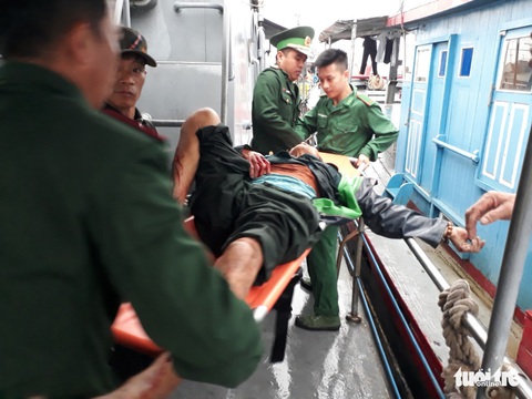 Nổ bình gas trên tàu cá, 6 ngư dân bị thương nặng - Ảnh 1. Nổ bình gas trên tàu cá, 6 ngư dân bị thương nặng - Ảnh 1.
