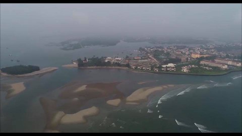 Cồn cát xuất hiện ở biển Cửa Đại là hiện tượng nói đi nói lại hoài - Ảnh 1. Cồn cát xuất hiện ở biển Cửa Đại là hiện tượng nói đi nói lại hoài - Ảnh 1.