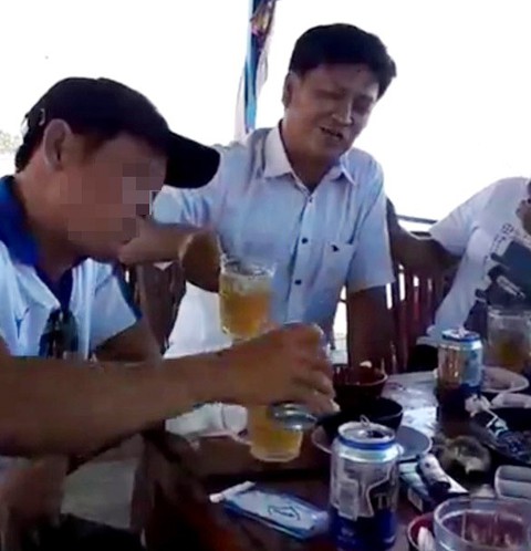 Đội trưởng hình sự phân trần ra sao chuyện ăn nhậu với trùm đỏ đen? - Ảnh 1. Đội trưởng hình sự phân trần ra sao chuyện ăn nhậu với trùm đỏ đen? - Ảnh 1.