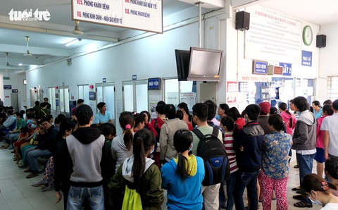 Tự chủ bệnh viện có khiến chi phí đè người bệnh? - Ảnh 3. Tự chủ bệnh viện có khiến chi phí đè người bệnh? - Ảnh 3.