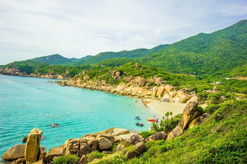 3 bãi biển tuyệt diệu để cắm trại đón bình minh ở Ninh Thuận - Ảnh 2. 3 bãi biển tuyệt diệu để cắm trại đón bình minh ở Ninh Thuận - Ảnh 2.