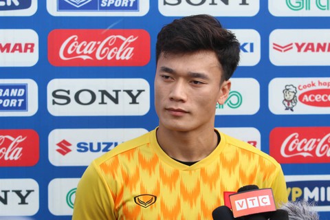 Thủ môn Bùi Tiến Dũng: “Tuyển U-23 Việt Nam quyết vượt qua Thái Lan và Indonesia” - Ảnh 1. Thủ môn Bùi Tiến Dũng: “Tuyển U-23 Việt Nam quyết vượt qua Thái Lan và Indonesia” - Ảnh 1.