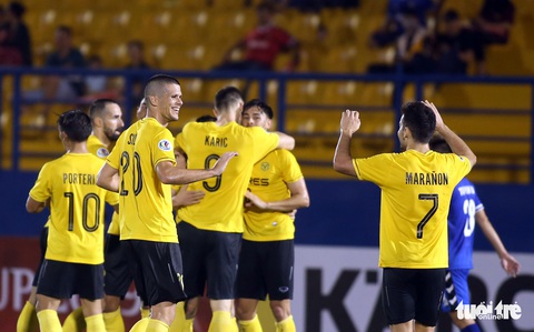 Chơi bóng ngây thơ, B. Bình Dương thua CLB Ceres Negros 1-3 - Ảnh 5. Chơi bóng ngây thơ, B. Bình Dương thua CLB Ceres Negros 1-3 - Ảnh 5.