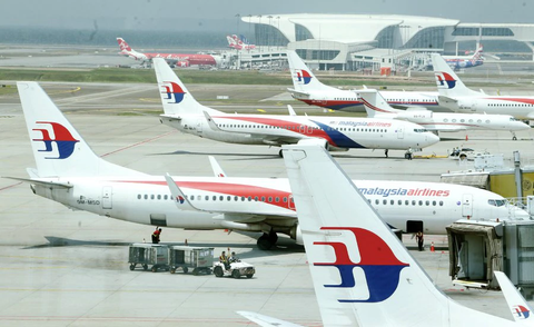 Malaysia Airlines thua lỗ sau hai tai nạn khủng, sắp bị cho lên thớt - Ảnh 1. Malaysia Airlines thua lỗ sau hai tai nạn khủng, sắp bị cho lên thớt - Ảnh 1.