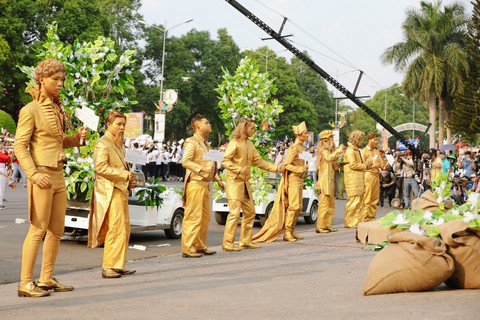 Ấn tượng đặc biệt lễ hội đường phố tại Buôn Ma Thuột - Ảnh 4. Ấn tượng đặc biệt lễ hội đường phố tại Buôn Ma Thuột - Ảnh 4.