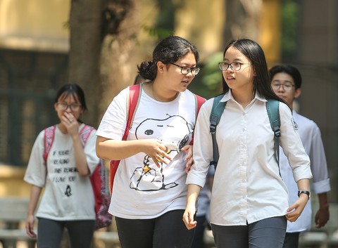 Tuyển sinh vào lớp 10 ở Hà Nội: chỉ thi 3 môn, bỏ môn thứ 4 - Ảnh 1. Tuyển sinh vào lớp 10 ở Hà Nội: chỉ thi 3 môn, bỏ môn thứ 4 - Ảnh 1.