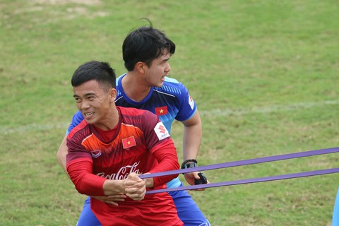 Thủ môn Bùi Tiến Dũng: “Tuyển U-23 Việt Nam quyết vượt qua Thái Lan và Indonesia” - Ảnh 3. Thủ môn Bùi Tiến Dũng: “Tuyển U-23 Việt Nam quyết vượt qua Thái Lan và Indonesia” - Ảnh 3.