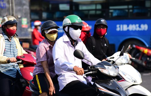 TP.HCM 36 độ C, Nam Bộ nóng leo thang nhưng sắp có mưa - Ảnh 3. TP.HCM 36 độ C, Nam Bộ nóng leo thang nhưng sắp có mưa - Ảnh 3.