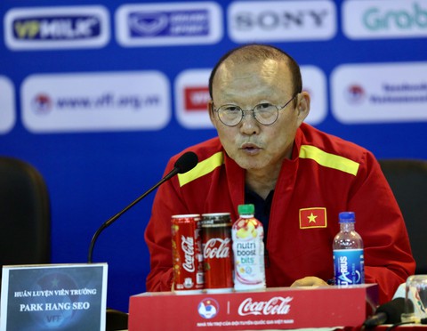 HLV Park Hang Seo: “Hãy làm việc với tinh thần Việt Nam” - Ảnh 2. HLV Park Hang Seo: “Hãy làm việc với tinh thần Việt Nam” - Ảnh 2.