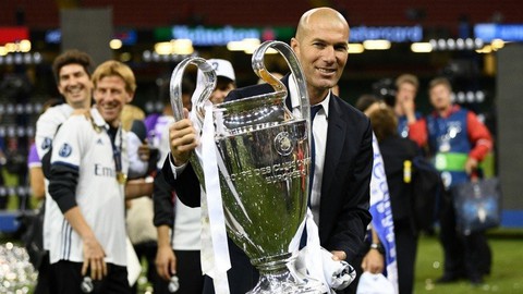 Zidane hưởng lương bao nhiêu khi trở về dẫn dắt Real Madrid? - Ảnh 1. Zidane hưởng lương bao nhiêu khi trở về dẫn dắt Real Madrid? - Ảnh 1.