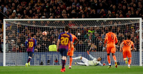 Messi rực sáng, Barcelona đè bẹp Lyon để vào tứ kết Champions League - Ảnh 1. Messi rực sáng, Barcelona đè bẹp Lyon để vào tứ kết Champions League - Ảnh 1.