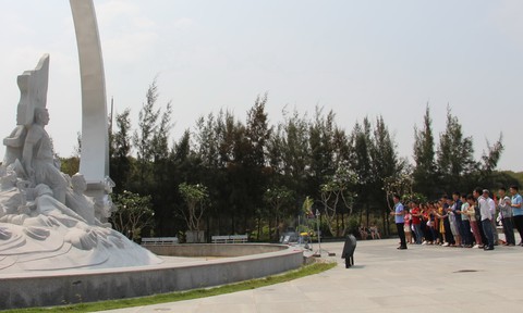 Biết ơn các chiến sĩ Gạc Ma vô bờ bến - Ảnh 1. Biết ơn các chiến sĩ Gạc Ma vô bờ bến - Ảnh 1.