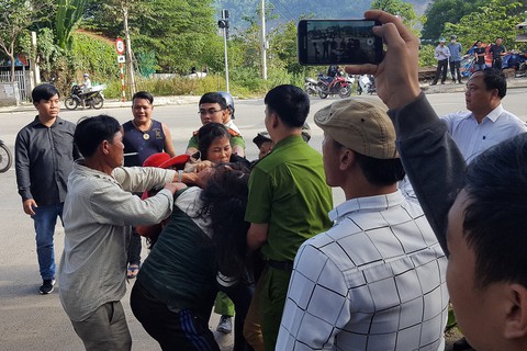 30 năm ăn rác quá mỏi mệt, dân cần được hít thở, không cần lời hứa - Ảnh 3. 30 năm ăn rác quá mỏi mệt, dân cần được hít thở, không cần lời hứa - Ảnh 3.