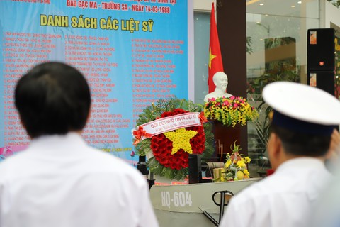 Thiết kế mô hình tàu HQ - 604 để tri ân các liệt sĩ Gạc Ma - Ảnh 2. Thiết kế mô hình tàu HQ - 604 để tri ân các liệt sĩ Gạc Ma - Ảnh 2.
