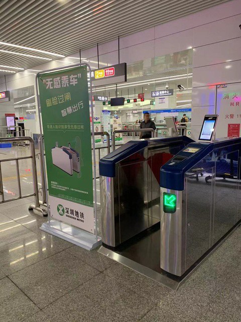 Thâm Quyến thử nghiệm công nghệ nhận diện khuôn mặt khách đi metro - Ảnh 2. Thâm Quyến thử nghiệm công nghệ nhận diện khuôn mặt khách đi metro - Ảnh 2.
