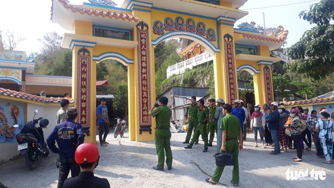 Người phụ nữ mưu trí bắt gọn tên cướp cầm dao - Ảnh 1. Người phụ nữ mưu trí bắt gọn tên cướp cầm dao - Ảnh 1.