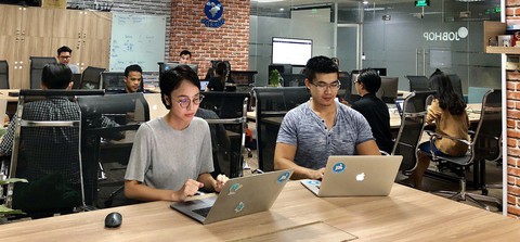 60% dân công nghệ thông tin muốn nhảy việc để lương cao hơn - Ảnh 1. 60% dân công nghệ thông tin muốn nhảy việc để lương cao hơn - Ảnh 1.