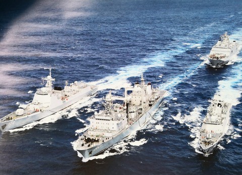 Mỹ đóng thêm tàu sân bay, thu quân về nước đối phó Nga - Trung - Ảnh 3. Mỹ đóng thêm tàu sân bay, thu quân về nước đối phó Nga - Trung - Ảnh 3.
