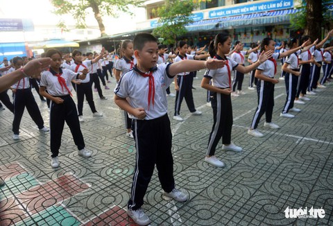 Phát động 100% học sinh, sinh viên tập thể dục buổi sáng và giữa giờ - Ảnh 1. Phát động 100% học sinh, sinh viên tập thể dục buổi sáng và giữa giờ - Ảnh 1.