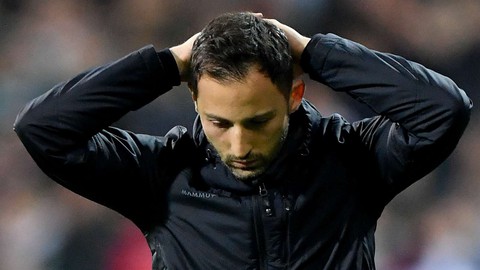 Schalke trảm HLV Tedesco sau thảm bại 2-10 trước Man xanh - Ảnh 1. Schalke trảm HLV Tedesco sau thảm bại 2-10 trước Man xanh - Ảnh 1.