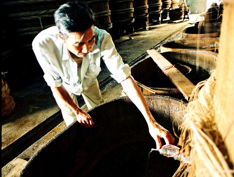 Nước mắm truyền thống: Muốn có tiêu chuẩn riêng, cứ đề xuất! - Ảnh 1. Nước mắm truyền thống: Muốn có tiêu chuẩn riêng, cứ đề xuất! - Ảnh 1.
