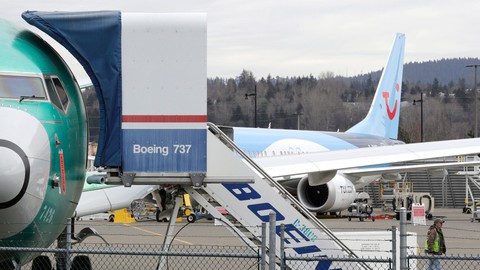 Boeing 737 MAX nằm đất, các hãng bay sợ khó ngóc đầu - Ảnh 1. Boeing 737 MAX nằm đất, các hãng bay sợ khó ngóc đầu - Ảnh 1.