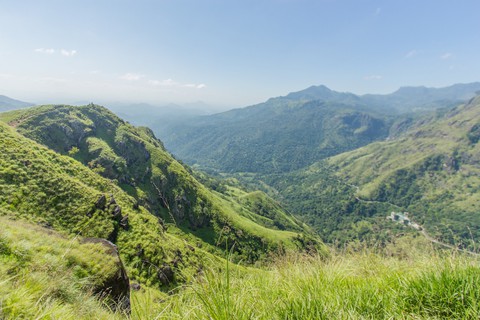 Băng qua những đồi chè xanh mướt ở Sri Lanka - Ảnh 8. Băng qua những đồi chè xanh mướt ở Sri Lanka - Ảnh 8.