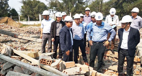 Khai trừ Đảng phó ban quản lý các khu công nghiệp trong vụ sập tường, 7 người chết - Ảnh 1. Khai trừ Đảng phó ban quản lý các khu công nghiệp trong vụ sập tường, 7 người chết - Ảnh 1.