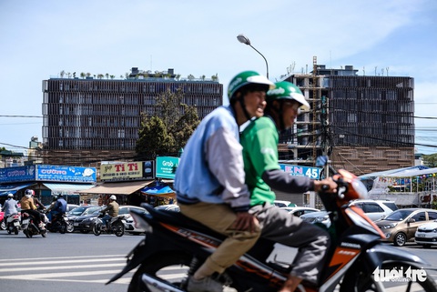 Khu trung tâm Hòa Bình - Đà Lạt giữa trùng trùng điệp điệp bêtông - Ảnh 7. Khu trung tâm Hòa Bình - Đà Lạt giữa trùng trùng điệp điệp bêtông - Ảnh 7.